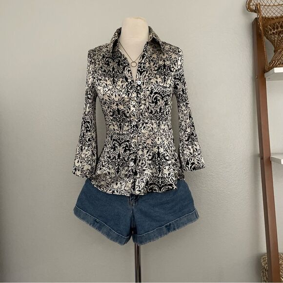 Satin Accordion Long Sleeve Top - Picture 5 of 5